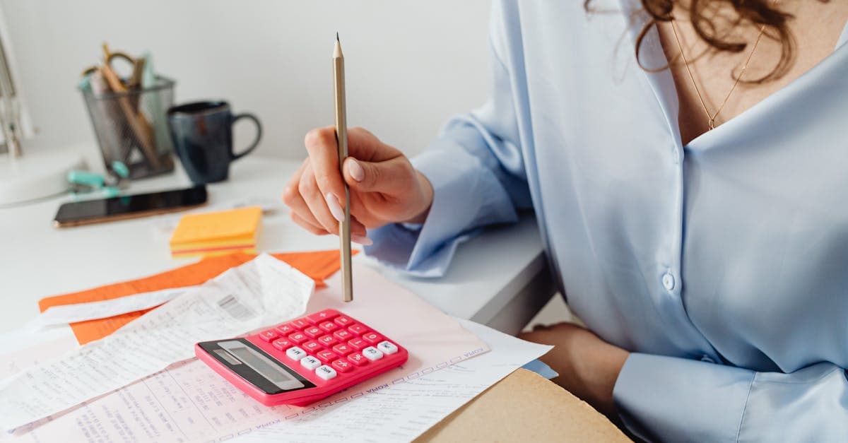 Cover Image for How Do Home Insurance Deductibles Work? A Complete Guide for Homeowners